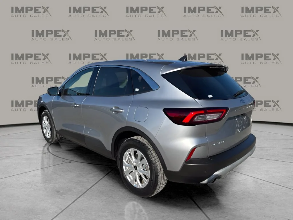Used 2024 Silver Ford Active image 3