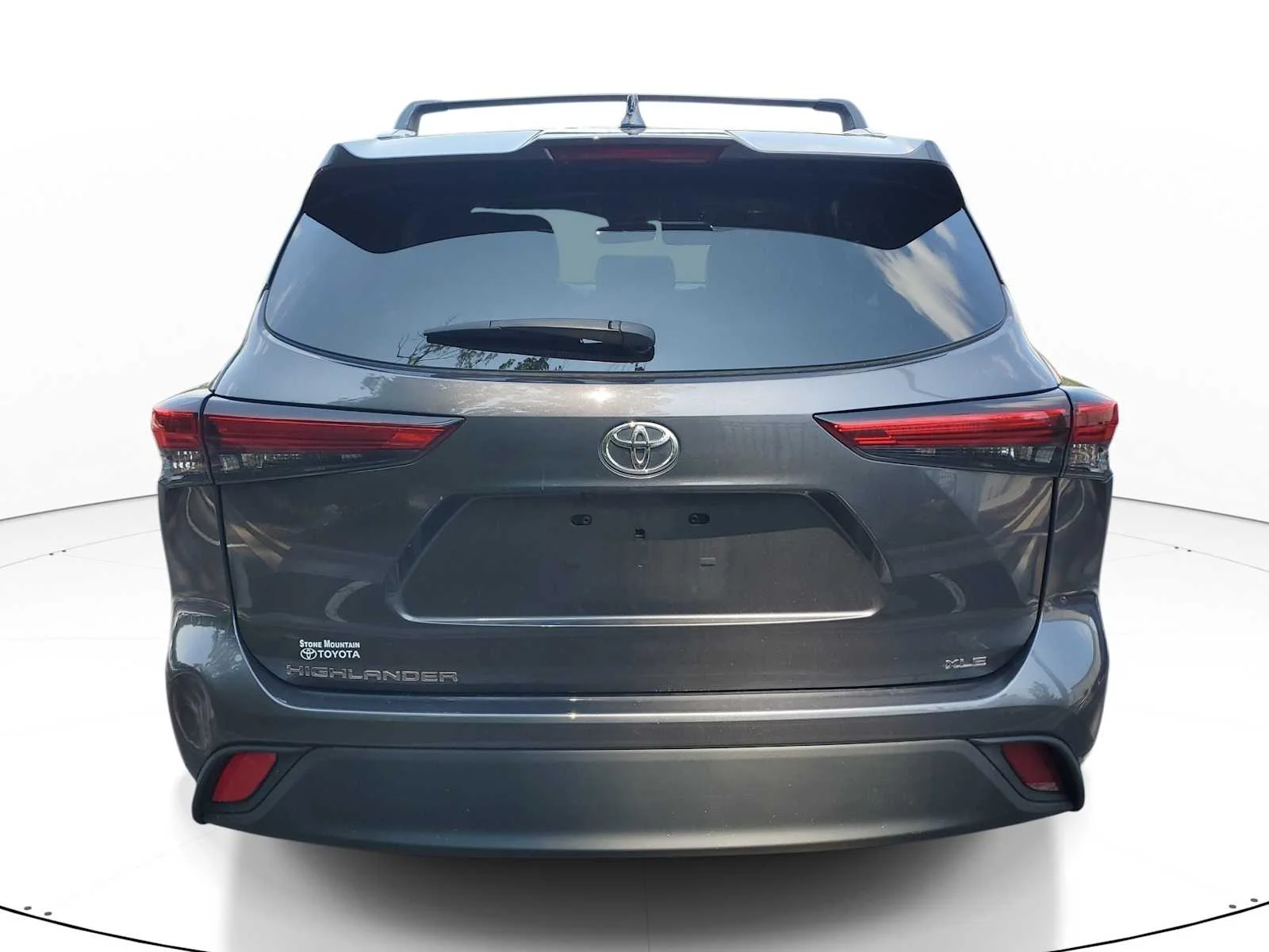 Used 2021 Magnetic Gray Metallic Toyota XLE image 9