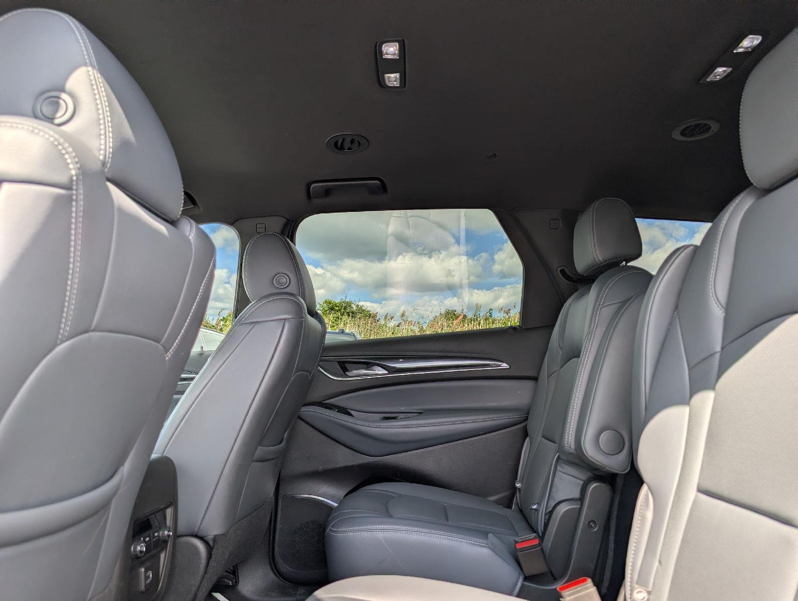 Used 2024 Summit White Buick Essence image 11