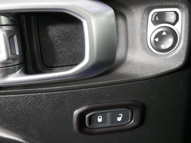 Used 2018 Ocean Blue Metallic Clearcoat Jeep Sport S image 25