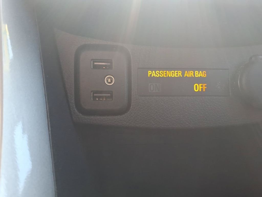 Used 2022 Red Chevrolet LT image 33