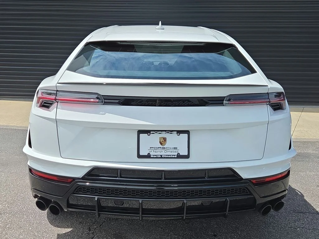 Used 2024 White Lamborghini S image 23