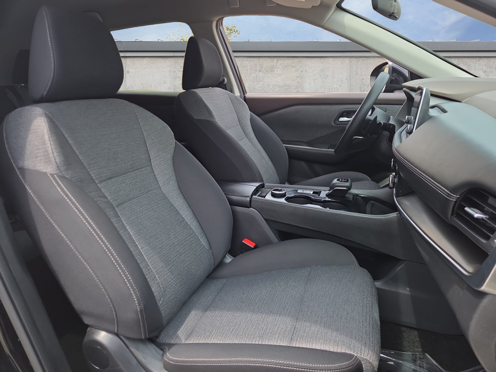 Used 2023 Super Black Nissan SV image 15