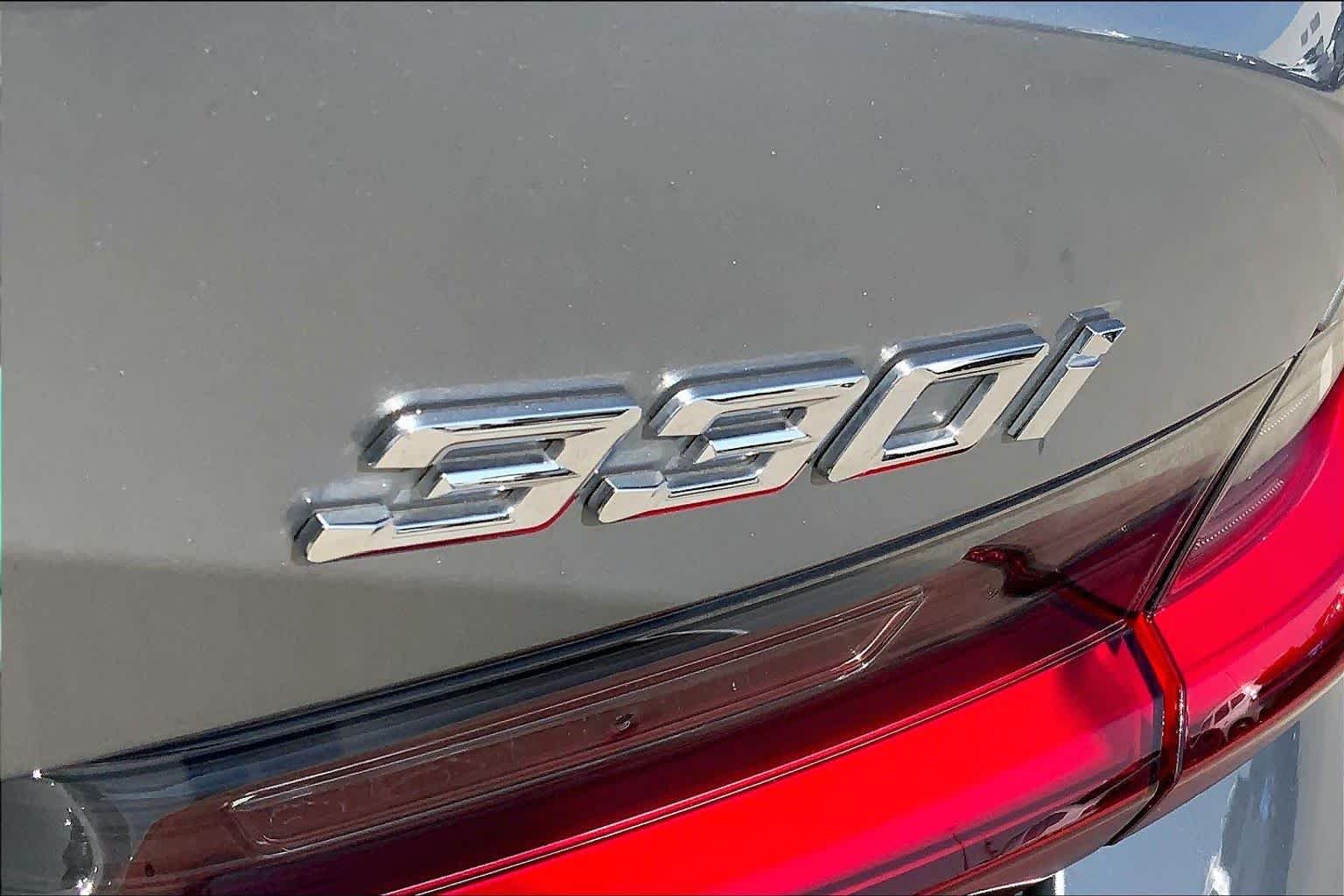Used 2025 Skyscraper Grey Metallic BMW 330i image 9
