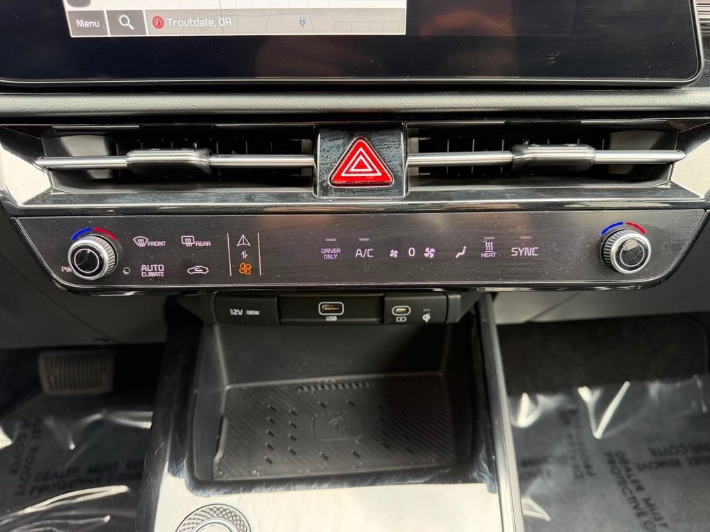 Used 2023 Steel Gray Kia Wind image 22