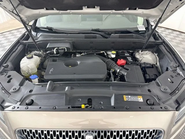 Used 2021 Mocha Lincoln Reserve image 31