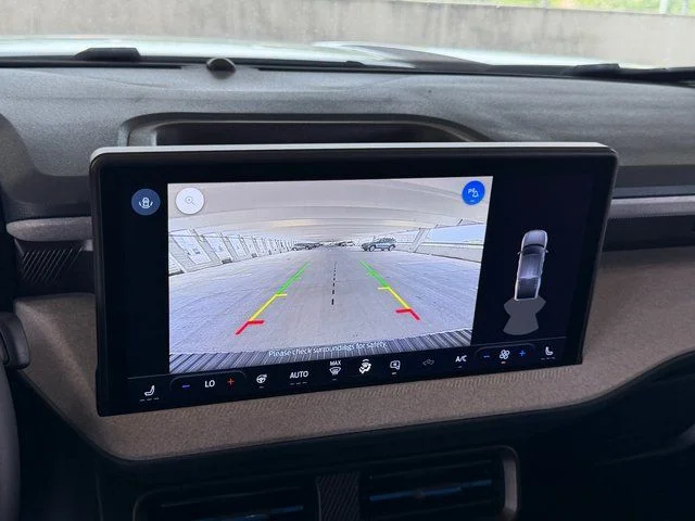 New 2025 Oxford White Ford XLT image 23