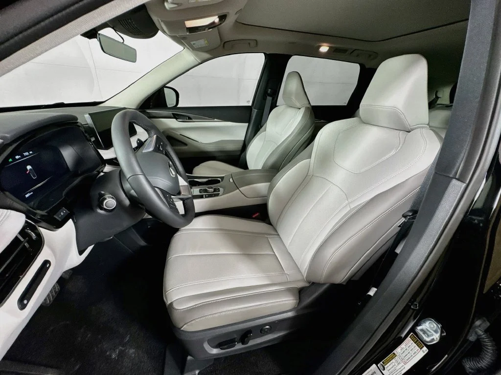 Certified Used 2026 Black INFINITI PURE image 28