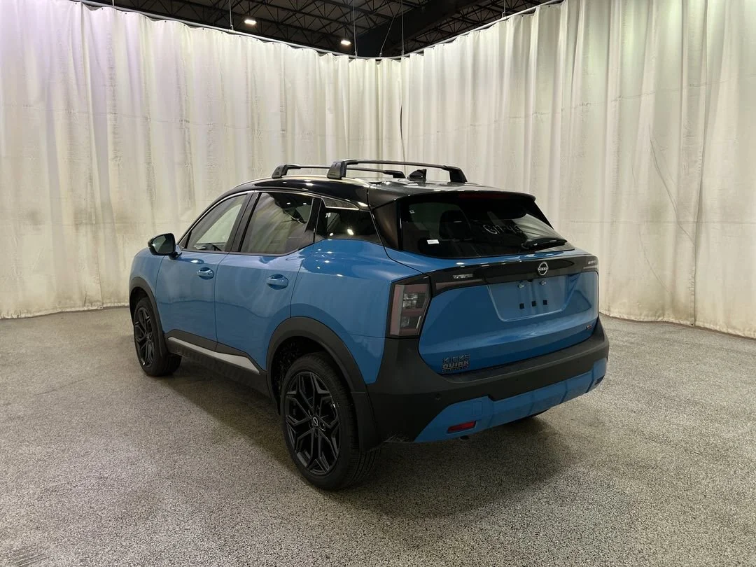 New 2026 Arctic Ice Blue Metallic / Super Black Two-tone Nissan SR image 9