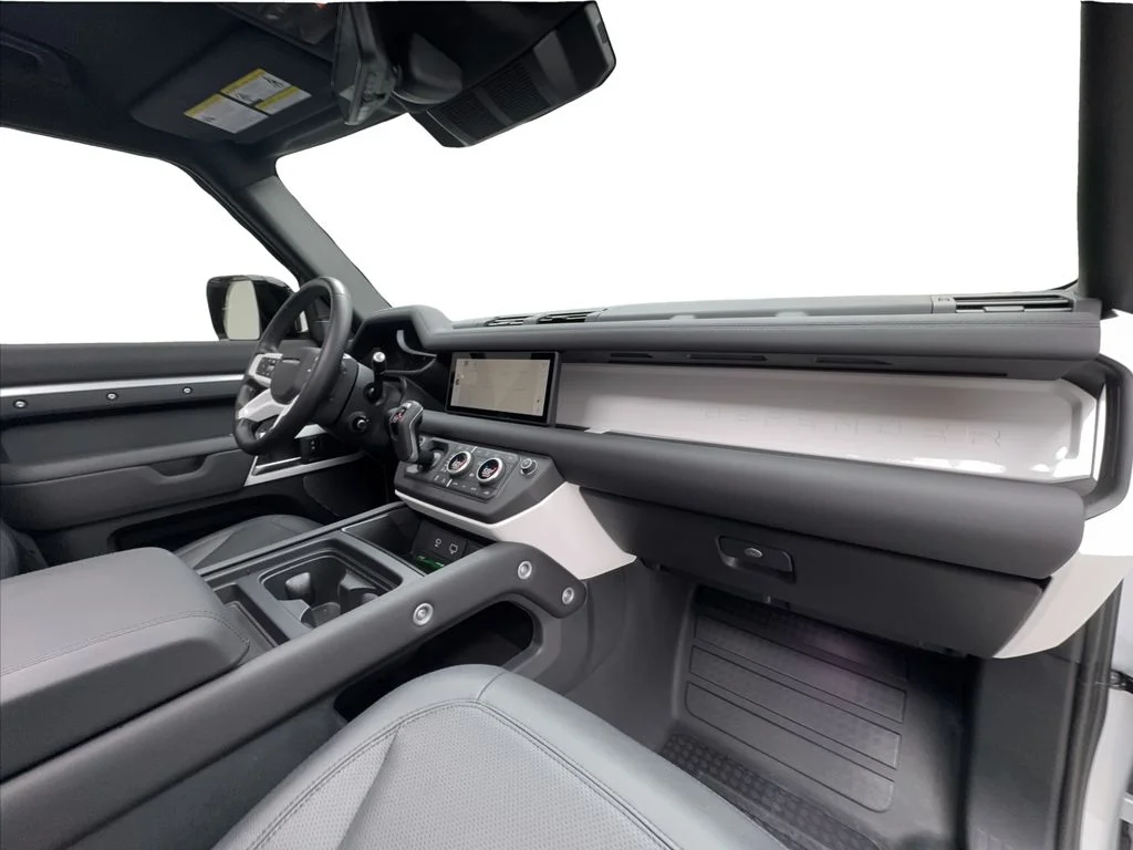 Used 2024 Silver Land Rover S image 32