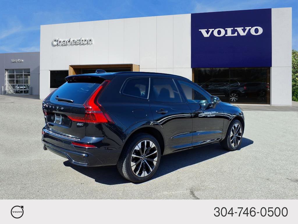 2026 Volvo XC60 Plus photo 3