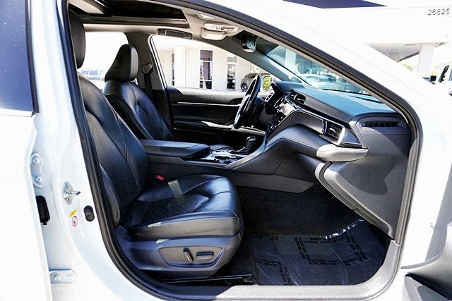 Used 2019 Beige Toyota XSE V6 image 17