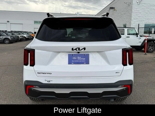 Used 2025 White Kia X-Line EX image 4