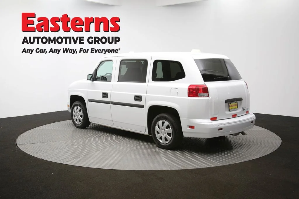 Used 2014 White VPG Taxi image 59