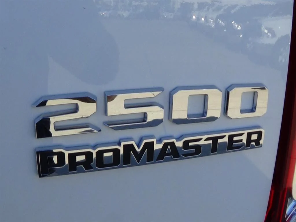 Used 2025 Bright White Clear Coat (pw7) RAM Tradesman 2500 image 9