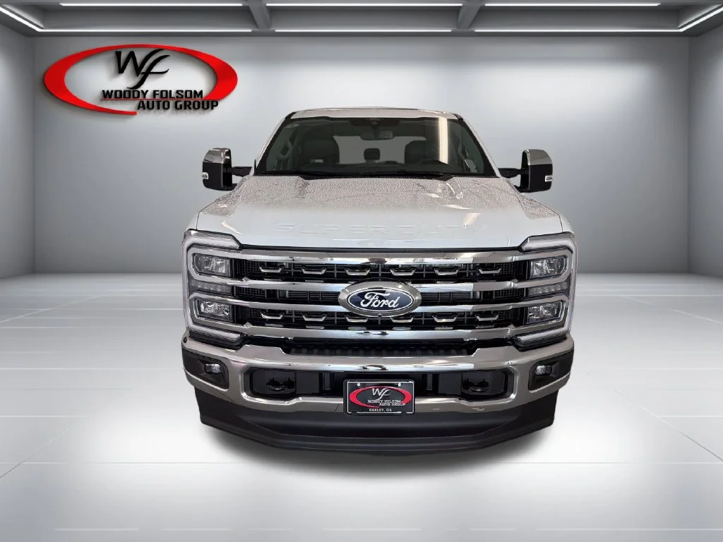 New 2027 Oxford White Ford F-250® Lariat® image 2