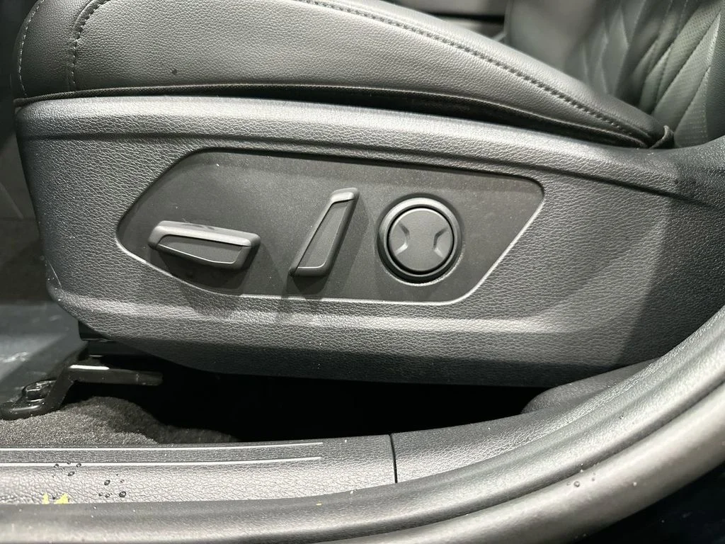 Used 2023 Black Kia X-Line image 39