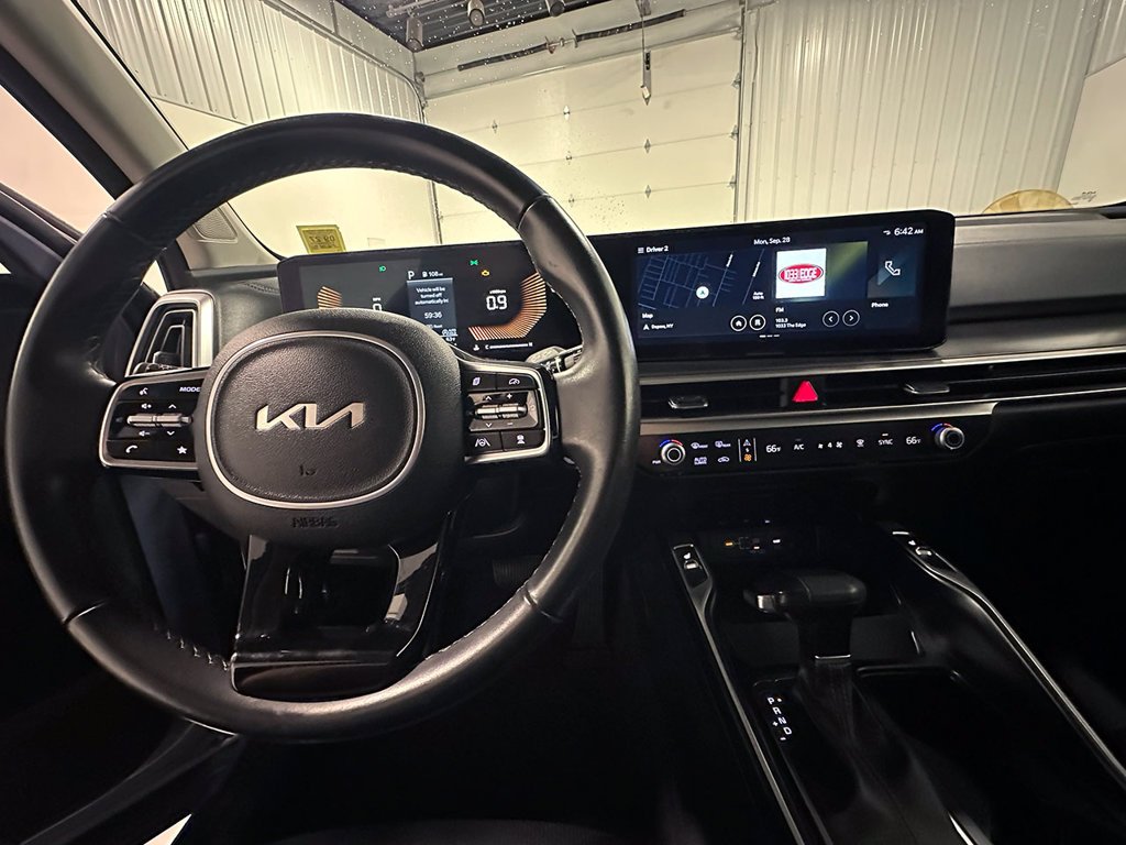 Used 2024 Silver Kia S image 38