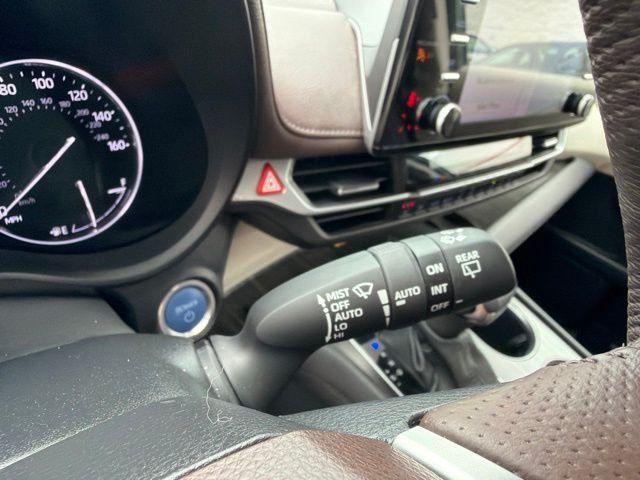 Used 2024 Green Toyota Platinum image 33