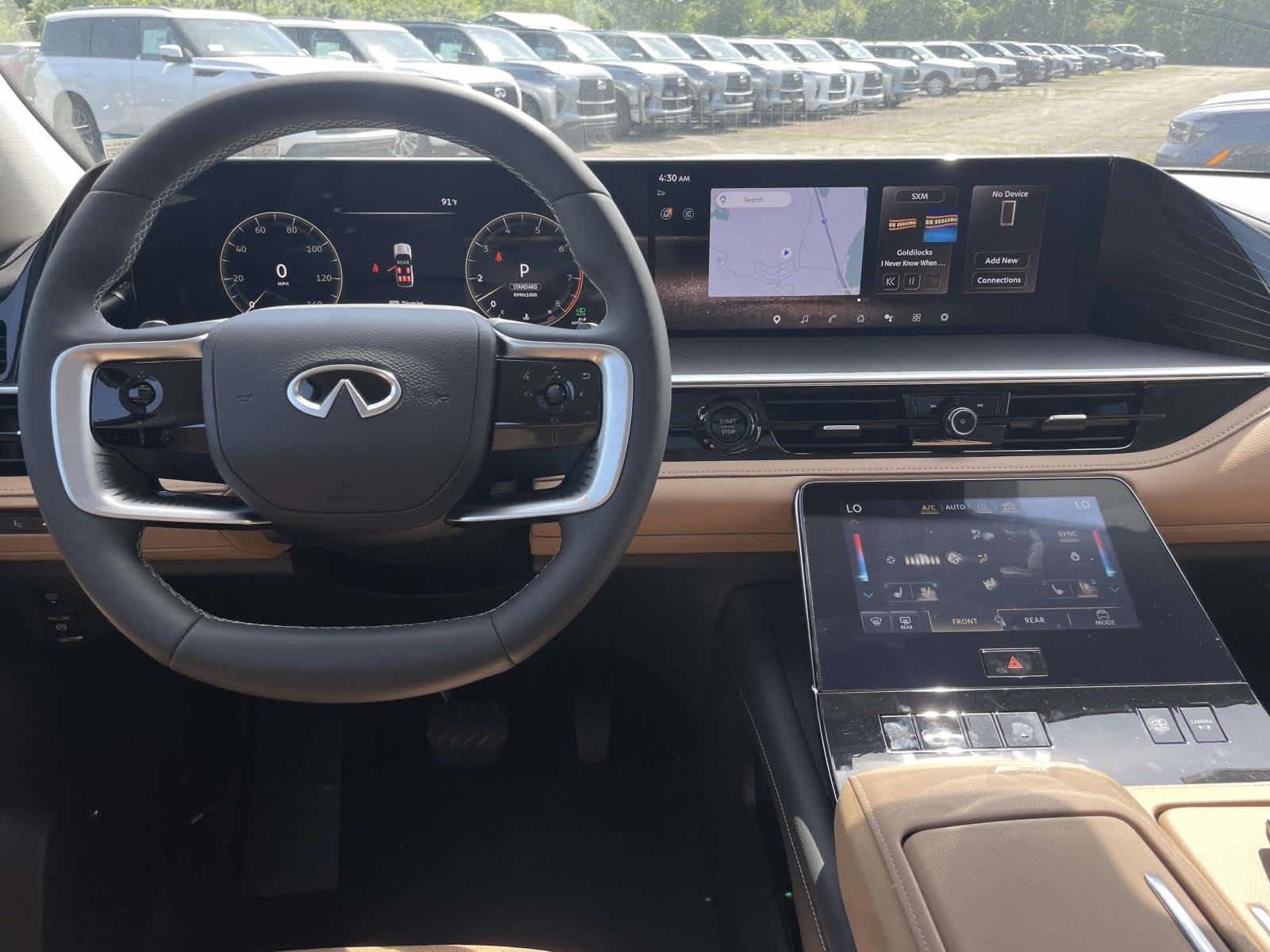 New 2026 Radiant White INFINITI LUXE image 2
