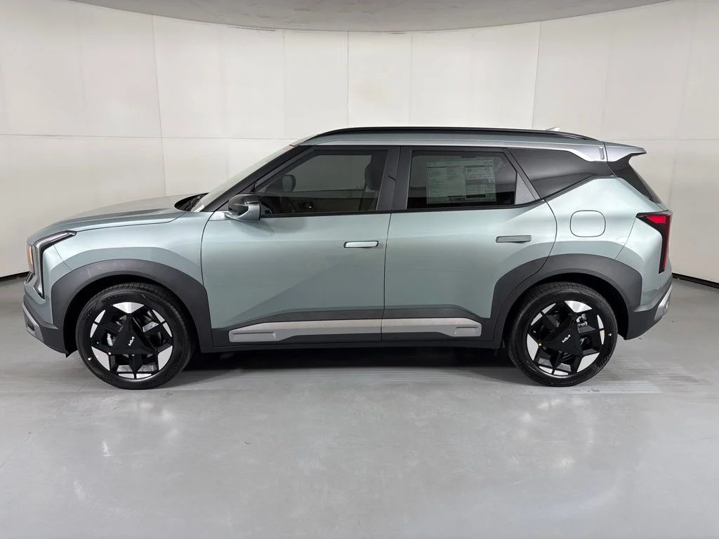 New 2027 Iceberg Green Kia EX image 5