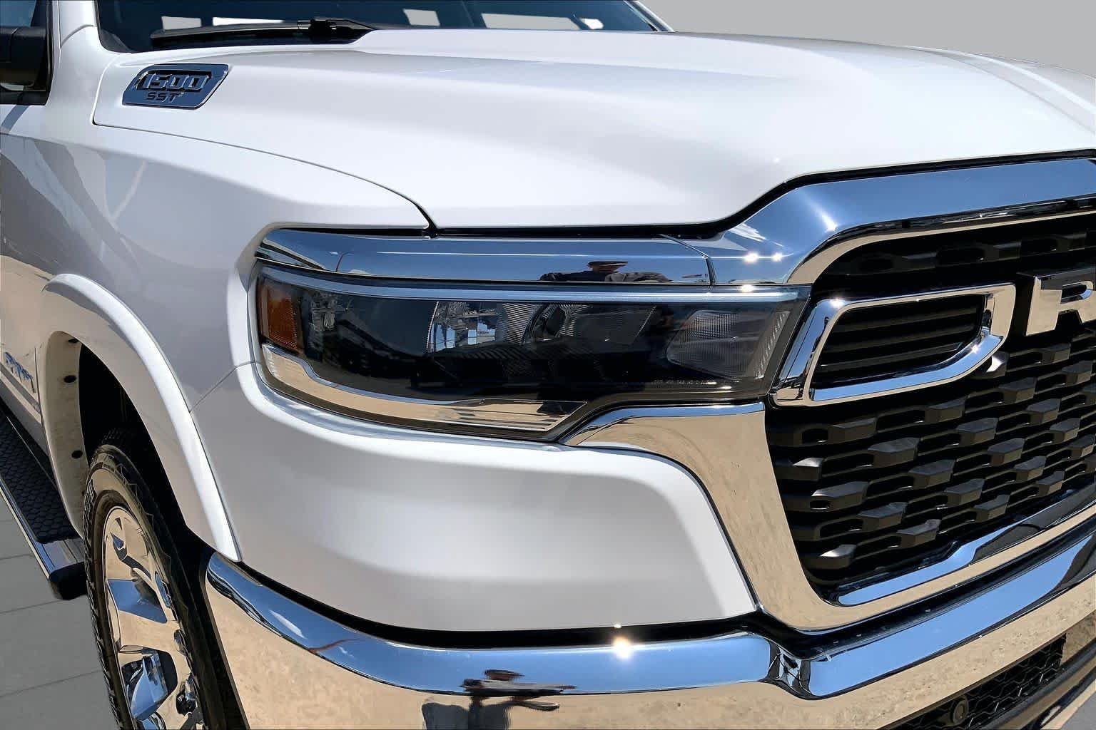 Used 2025 Bright White Clearcoat Ram Big Horn image 28