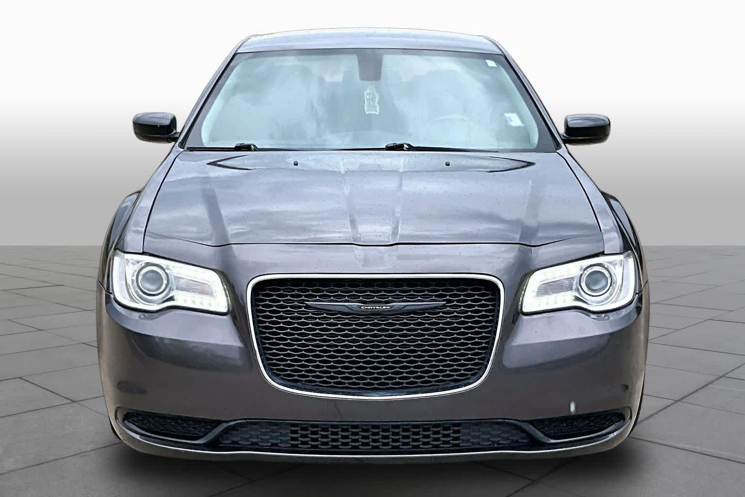 Pre-Owned 2020 Chrysler 300 Touring