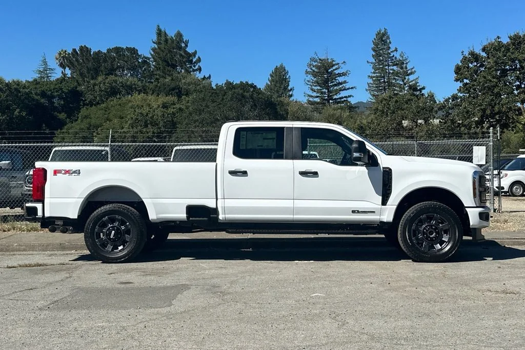 New 2026 Oxford White Ford F-350® XL image 3