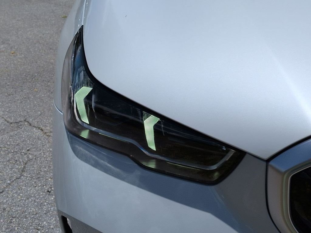 New 2027 White Metallic BMW 530i image 10