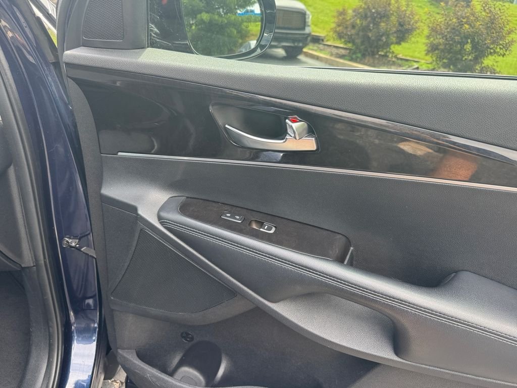 Used 2016 Blue Kia LX image 22