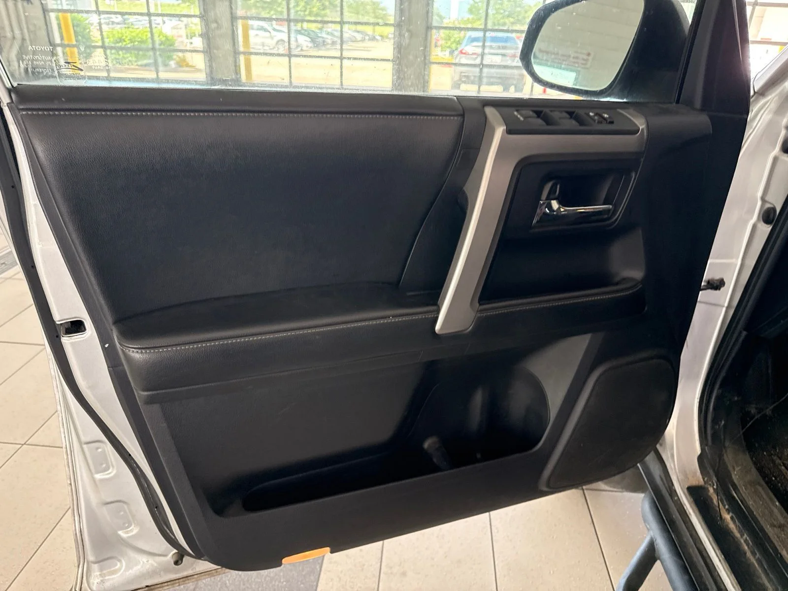 Used 2014 Silver Toyota SR5 image 13