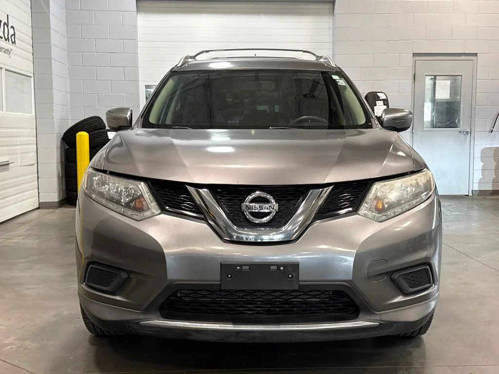 Used 2016 Gray Nissan SV image 2