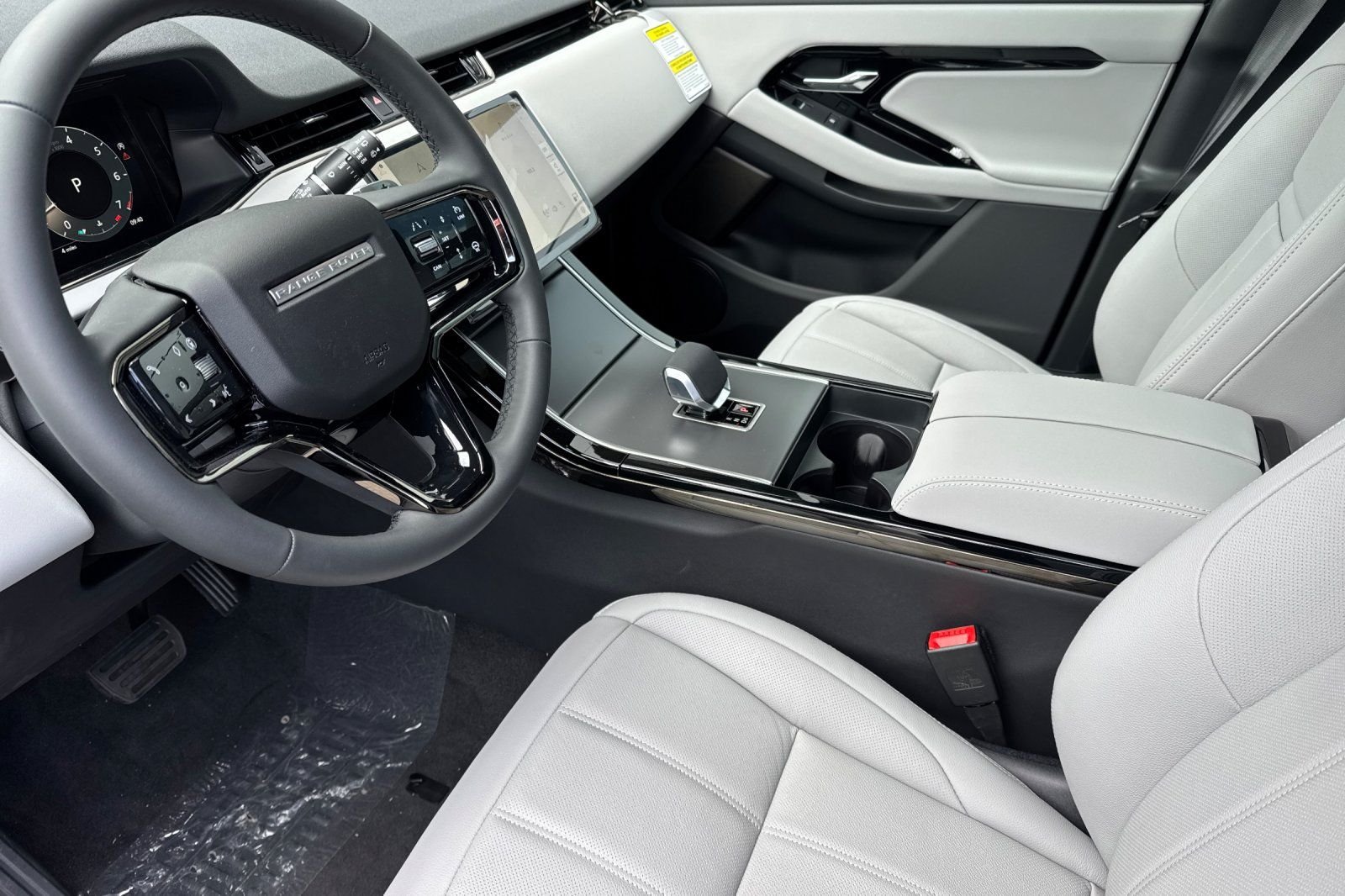 New 2026 Santorini Black Land Rover S image 9