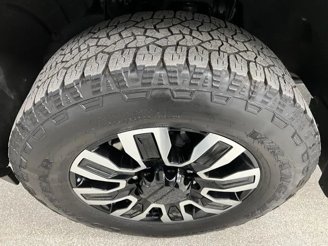 2025 GMC Sierra 2500HD Denali Ultimate - Photo 12