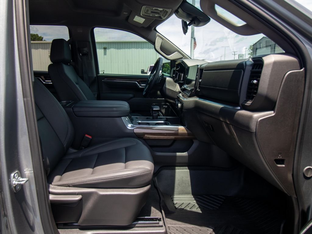 2025 Chevrolet Silverado 1500 LT Trail Boss - Photo 17