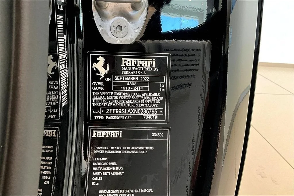 Used 2022 Nero Ferrari  image 17