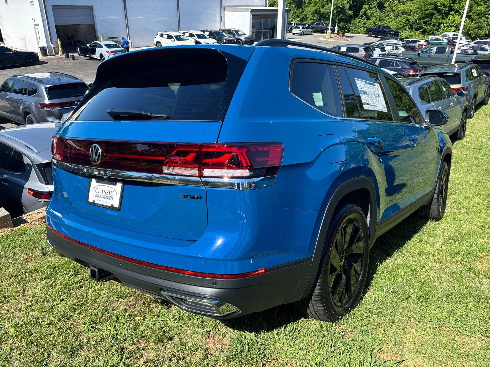New 2026 Mountain Lake Blue Metallic Volkswagen 2.0T SE w/Technology image 5