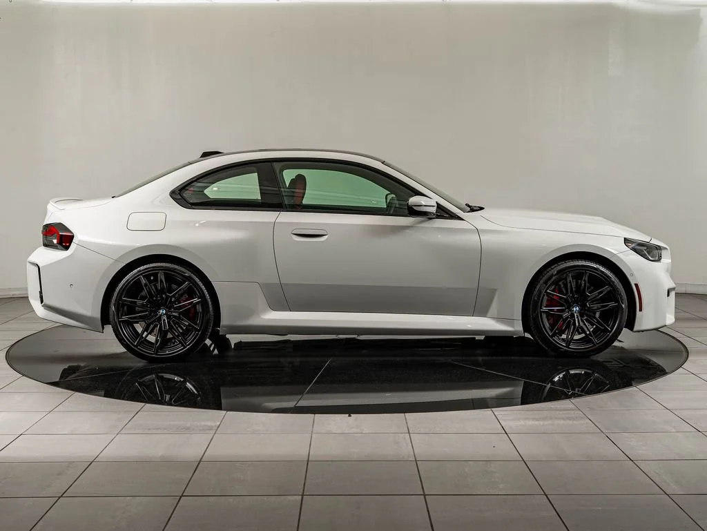 Used 2025 Alpine White BMW  image 4