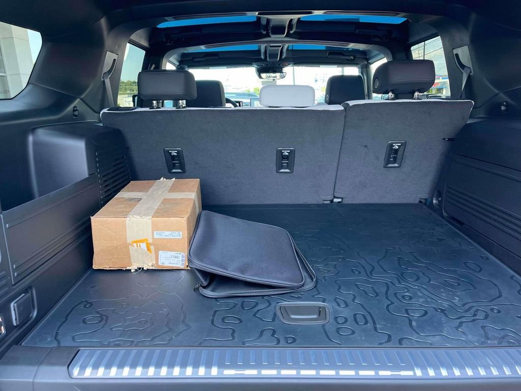 2024 GMC HUMMER EV 2X - Photo 17