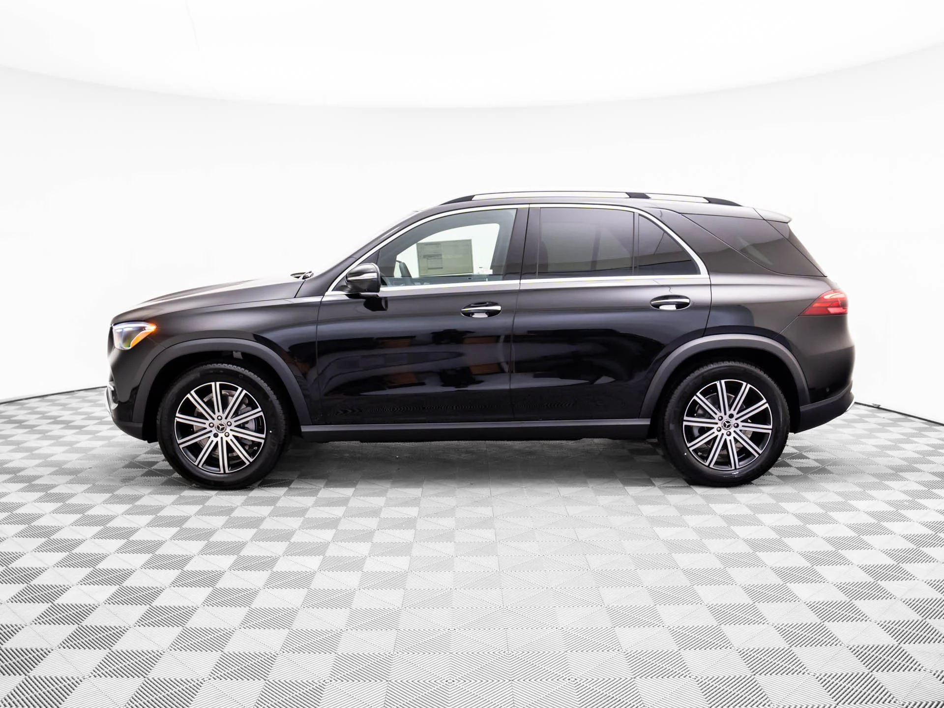 New 2026 Black Mercedes-Benz GLE 350 image 2