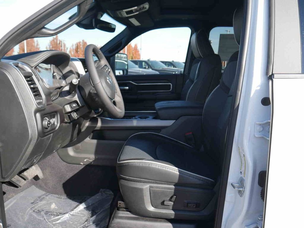 New 2026 Bright White Clear-Coat Exterior Paint RAM LARAMIE image 37