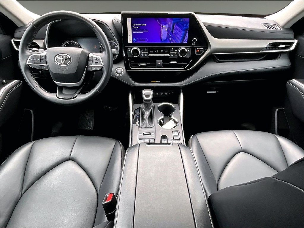 Used 2023 Beige Toyota XLE image 22