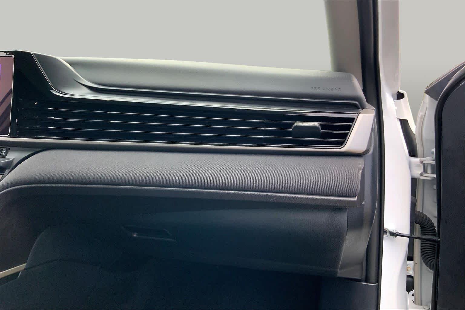Used 2025 Ice Cap Toyota LE image 18