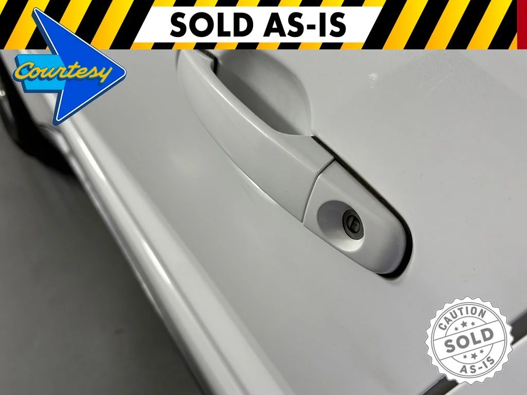Used 2007 White Chevrolet LT image 12