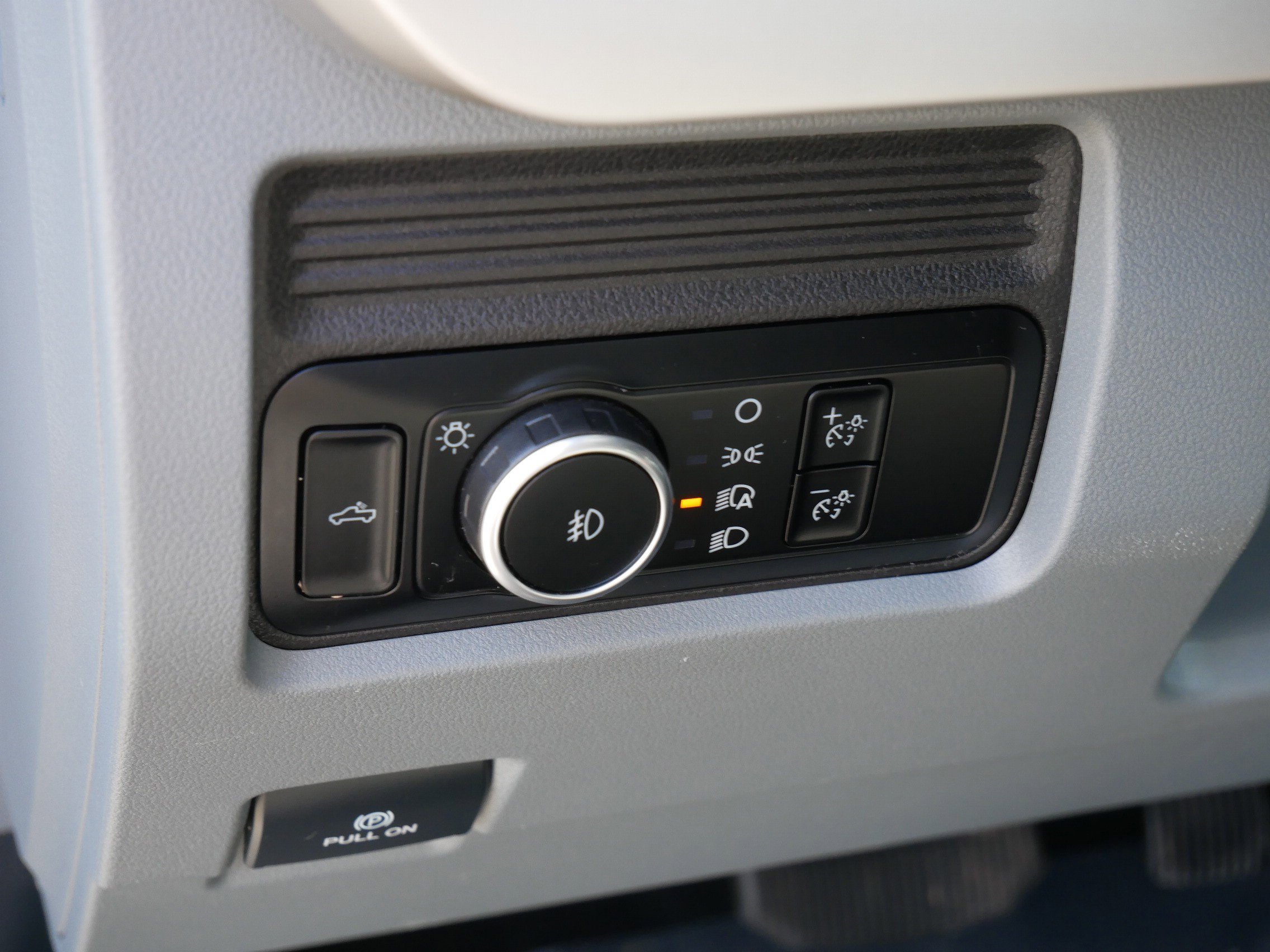 Used 2025 White Ford XLT image 19