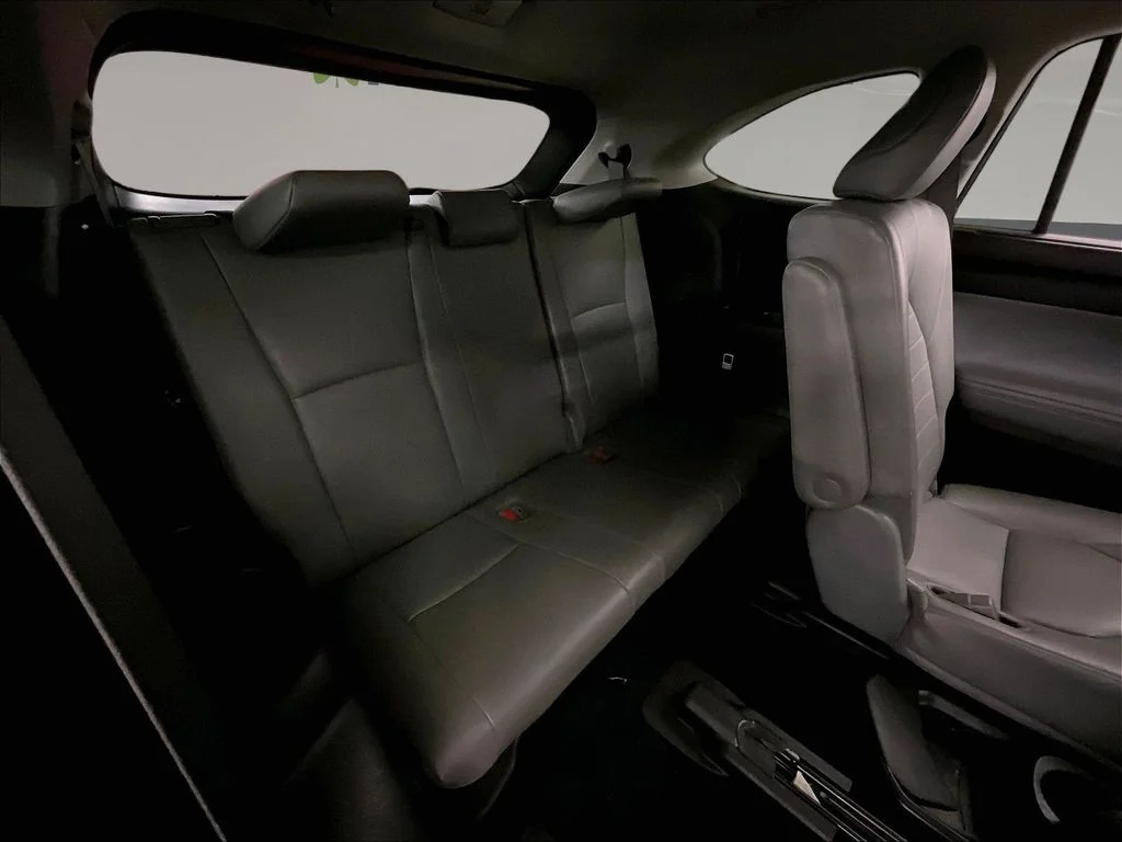Used 2022 Gray Toyota XLE image 32