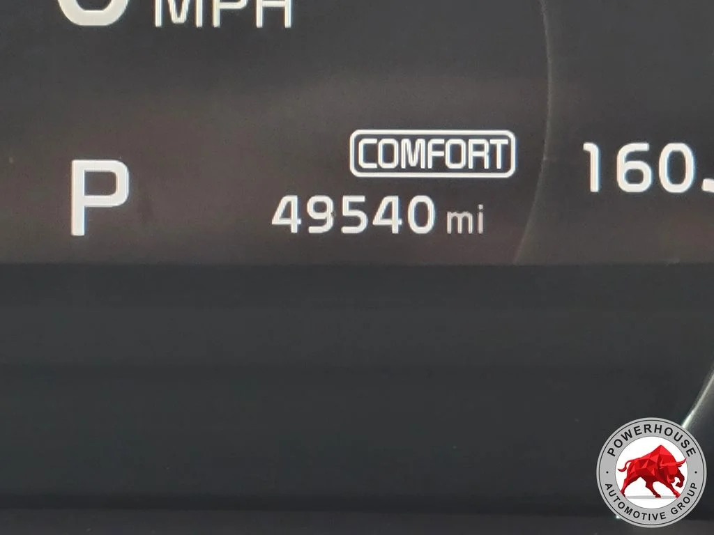 Used 2019 White Kia EX image 35