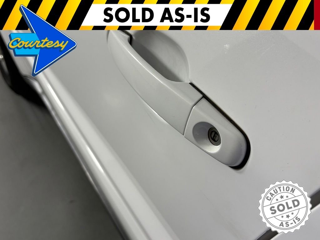 Used 2007 White Chevrolet LT image 12