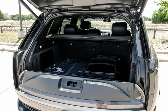 New 2026  Land Rover SE image 67