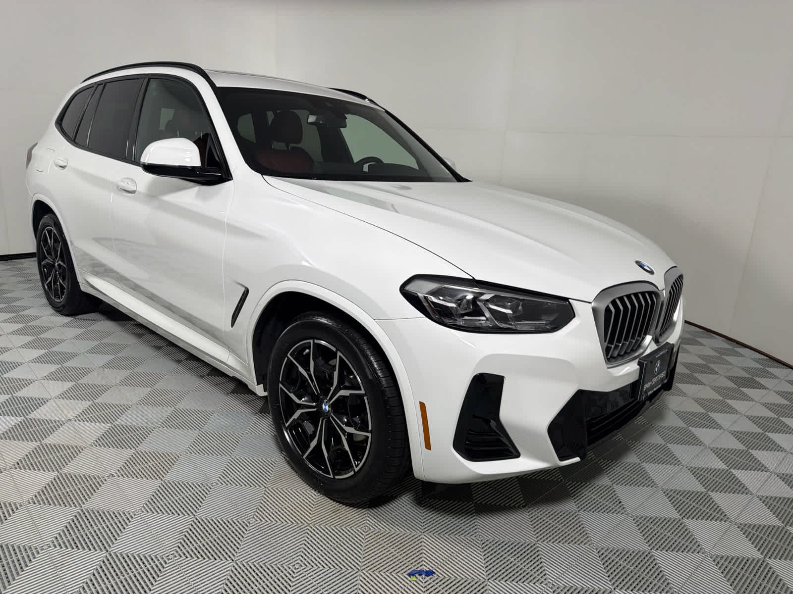 Used 2023 Alpine White BMW xDrive30i image 7